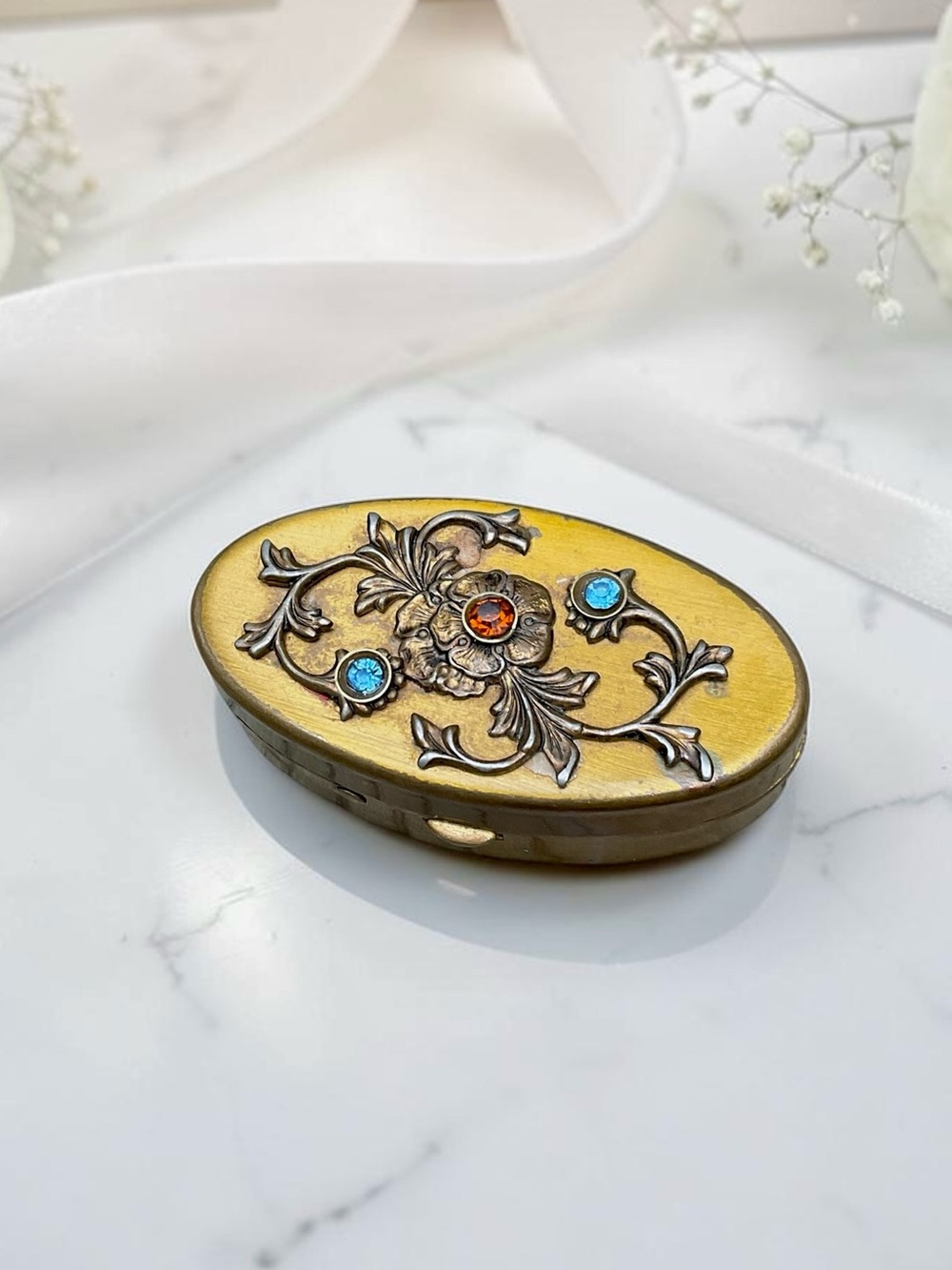 🌺Vintage Brass & Rhinestone Pill/Trinket Box